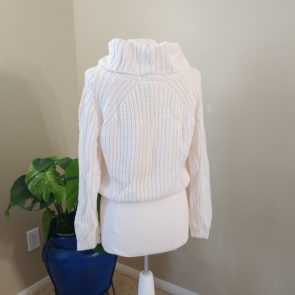 Moon & Madison Knitted Sweater  Size XS - Picture 3 of 5